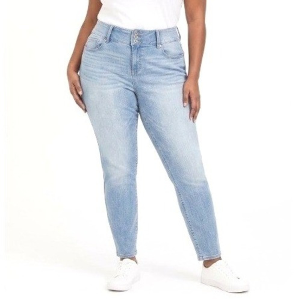 Torrid Premium Light Wash High Rise Triple Button Jeggings Jeans | 24R Plus Size